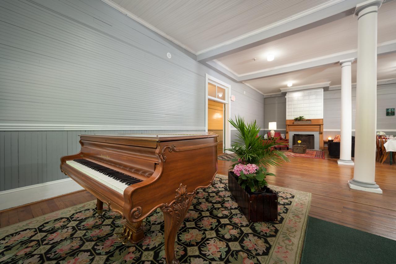Grand Old Lady Hotel Waynesville Esterno foto